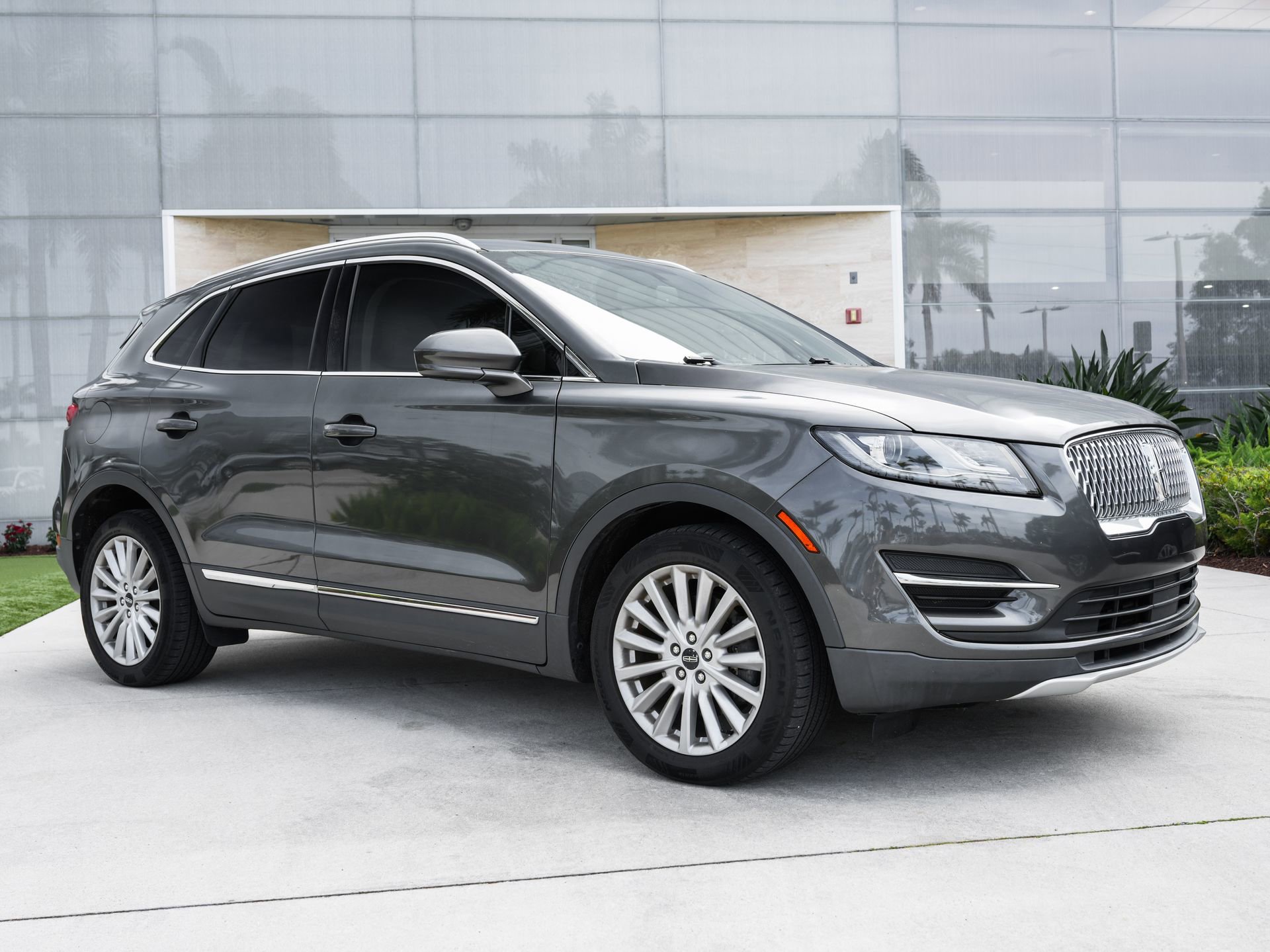 Used 2019 Lincoln MKC Premiere FWD image 4
