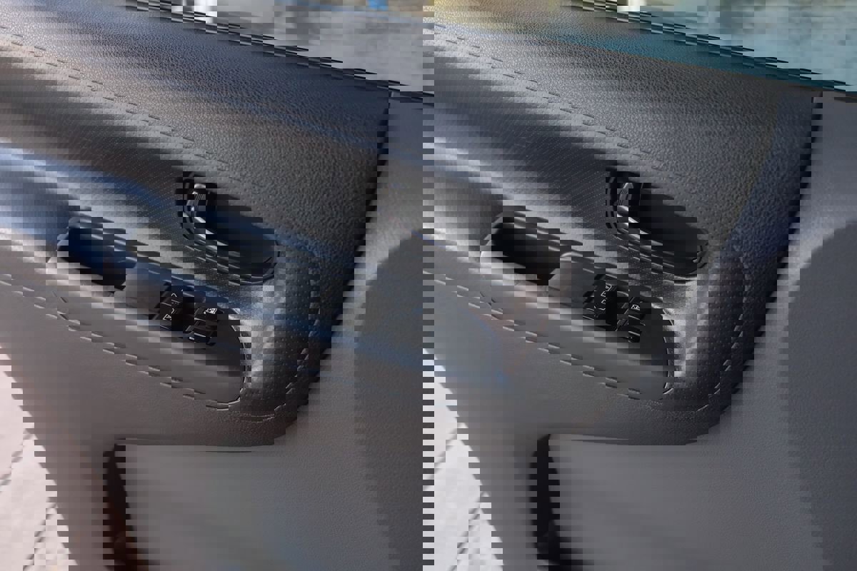 Used 2019 Nissan NV200 SV w/ Navigation Package image 13