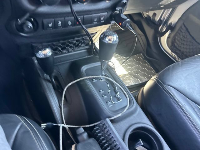 Used 2013 Jeep Wrangler Unlimited Sahara w/ Dual Top Group AWD/4WD image 19