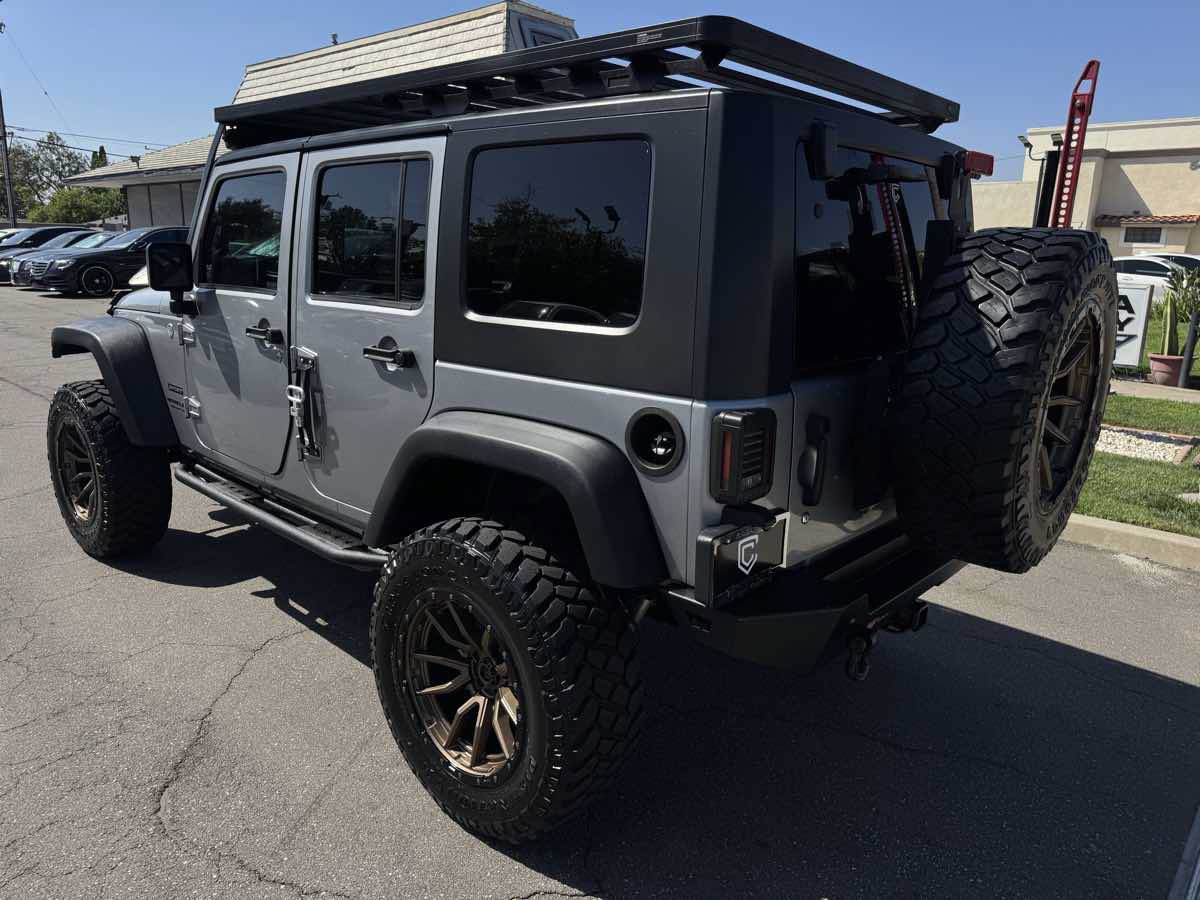 Used 2015 Jeep Wrangler Unlimited Sport AWD/4WD image 3