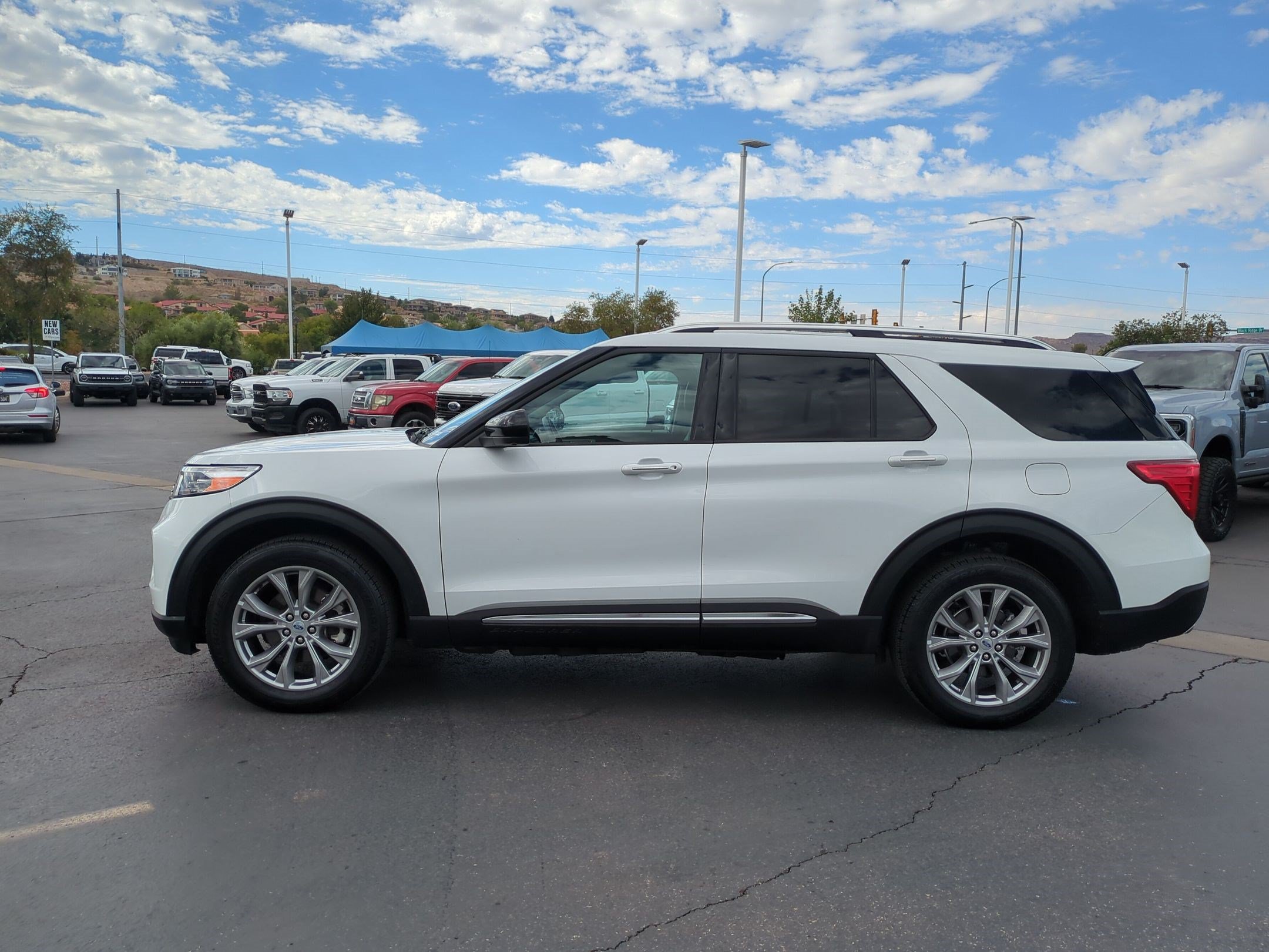 Certified 2023 Ford Explorer Limited AWD/4WD image 9