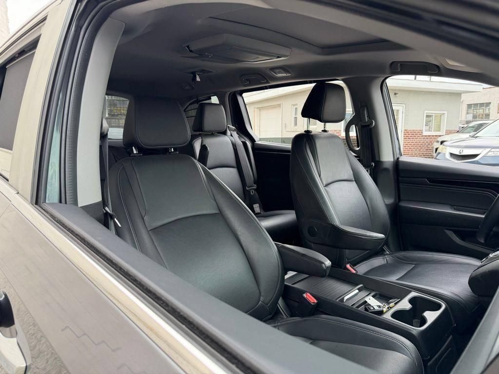 Used 2023 Honda Odyssey Touring image 12