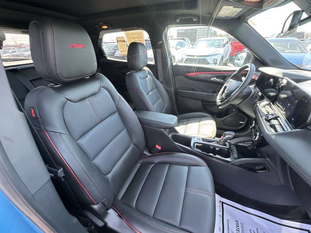 Used 2025 Chevrolet TrailBlazer RS w/ Convenience Package AWD/4WD image 25