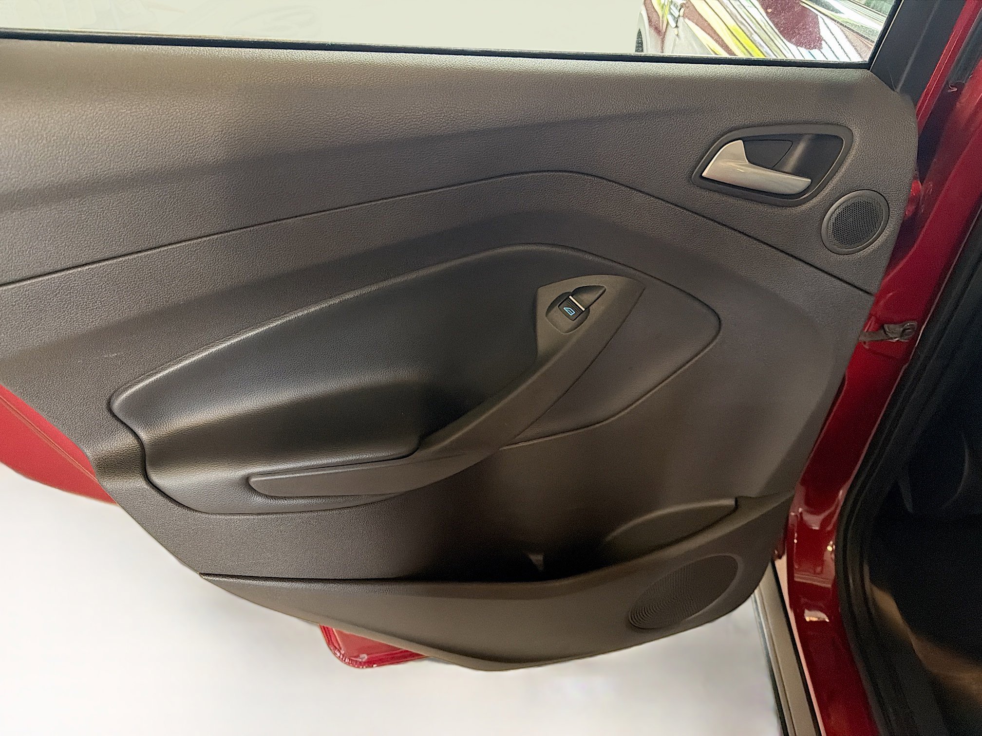 Used 2019 Ford Escape Titanium AWD/4WD image 27