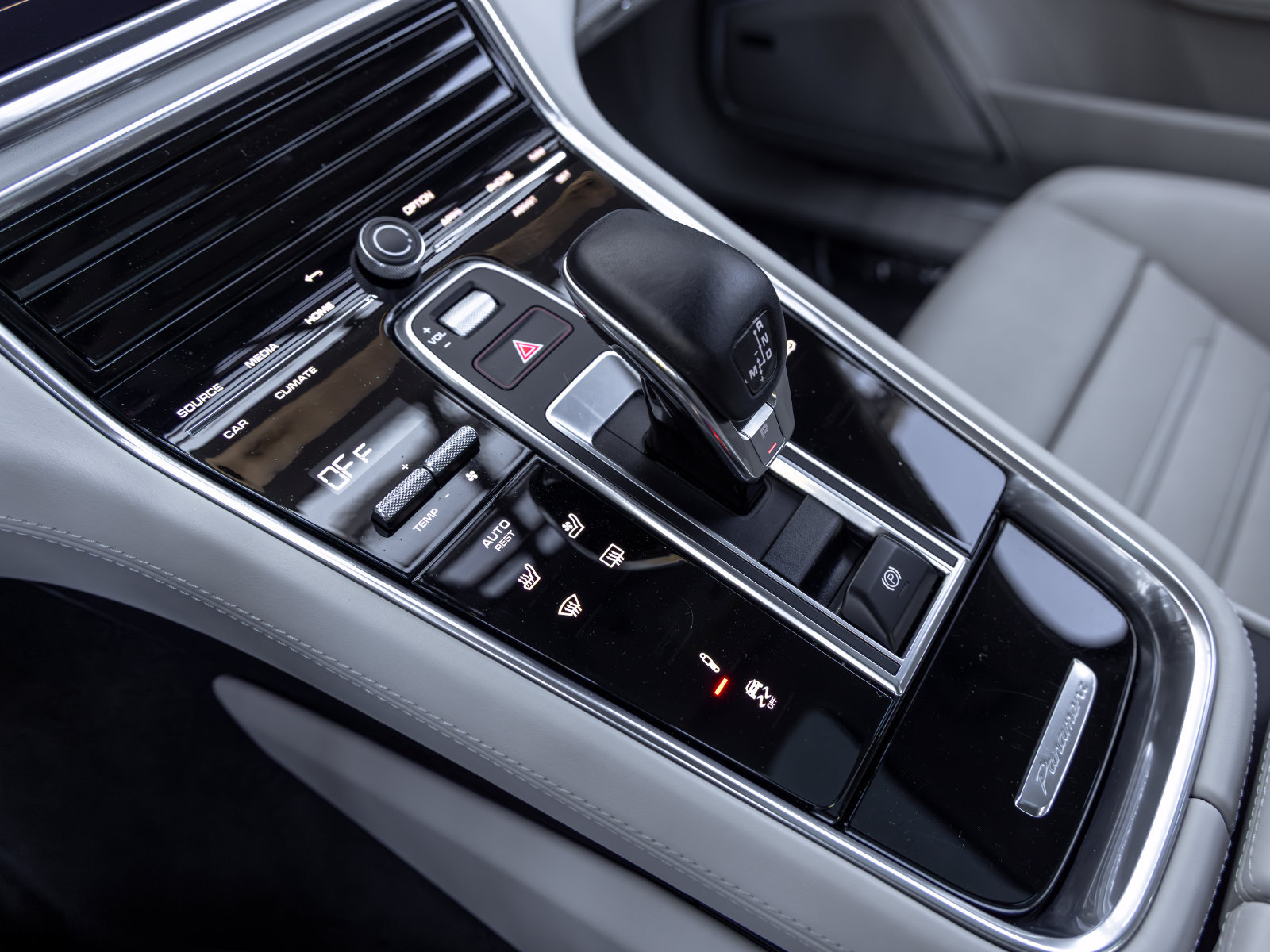 Certified 2022 Porsche Panamera 4S AWD/4WD image 37