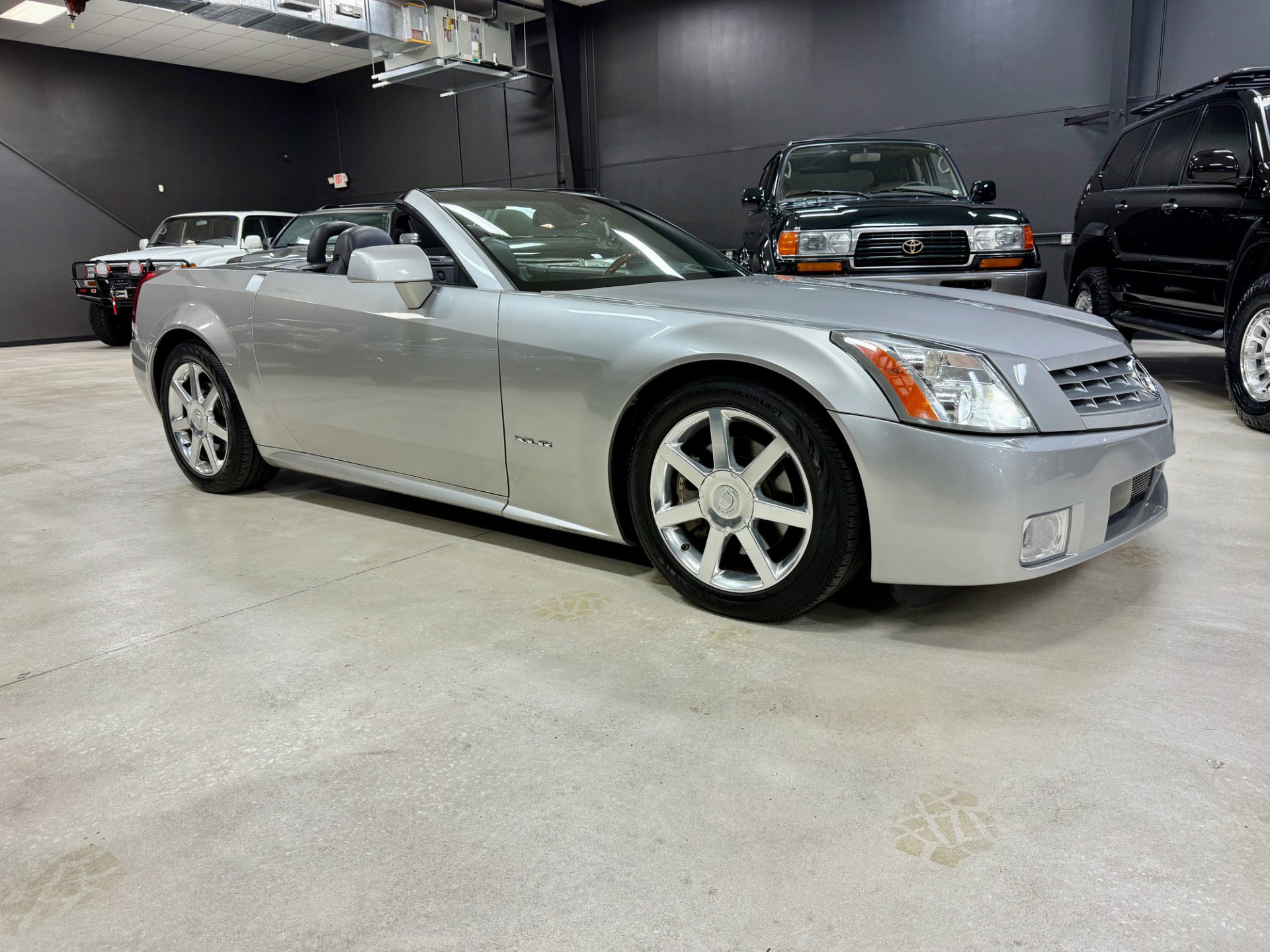 Used 2006 Cadillac XLR image 6