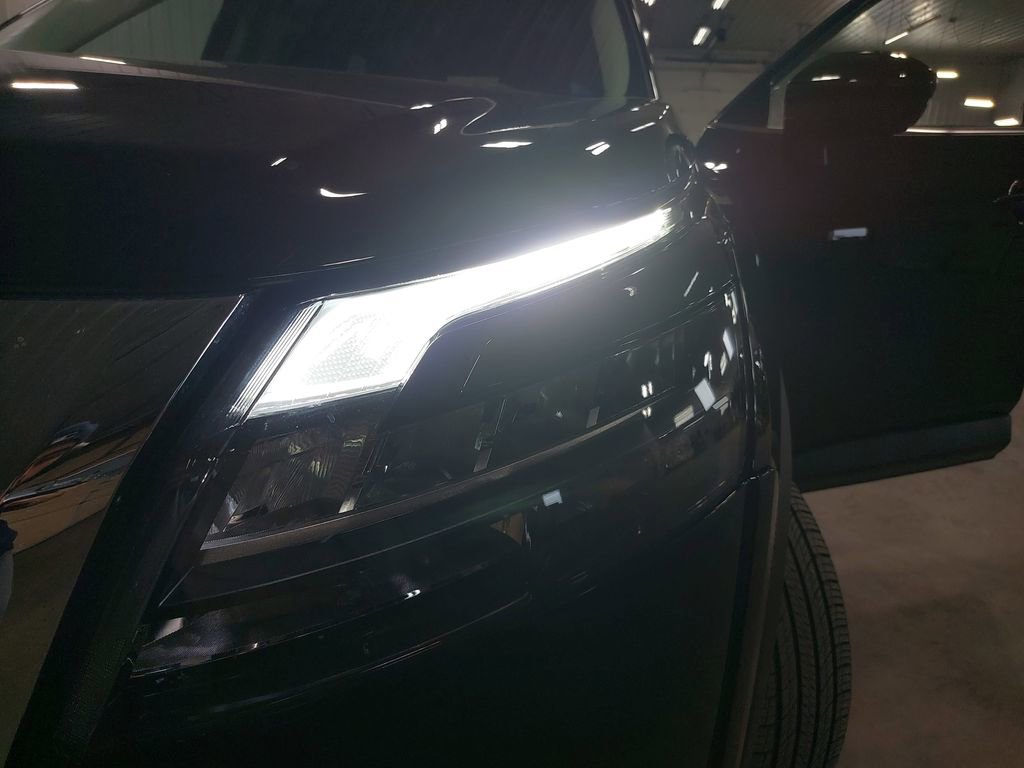 Certified 2025 Nissan Pathfinder S image 30