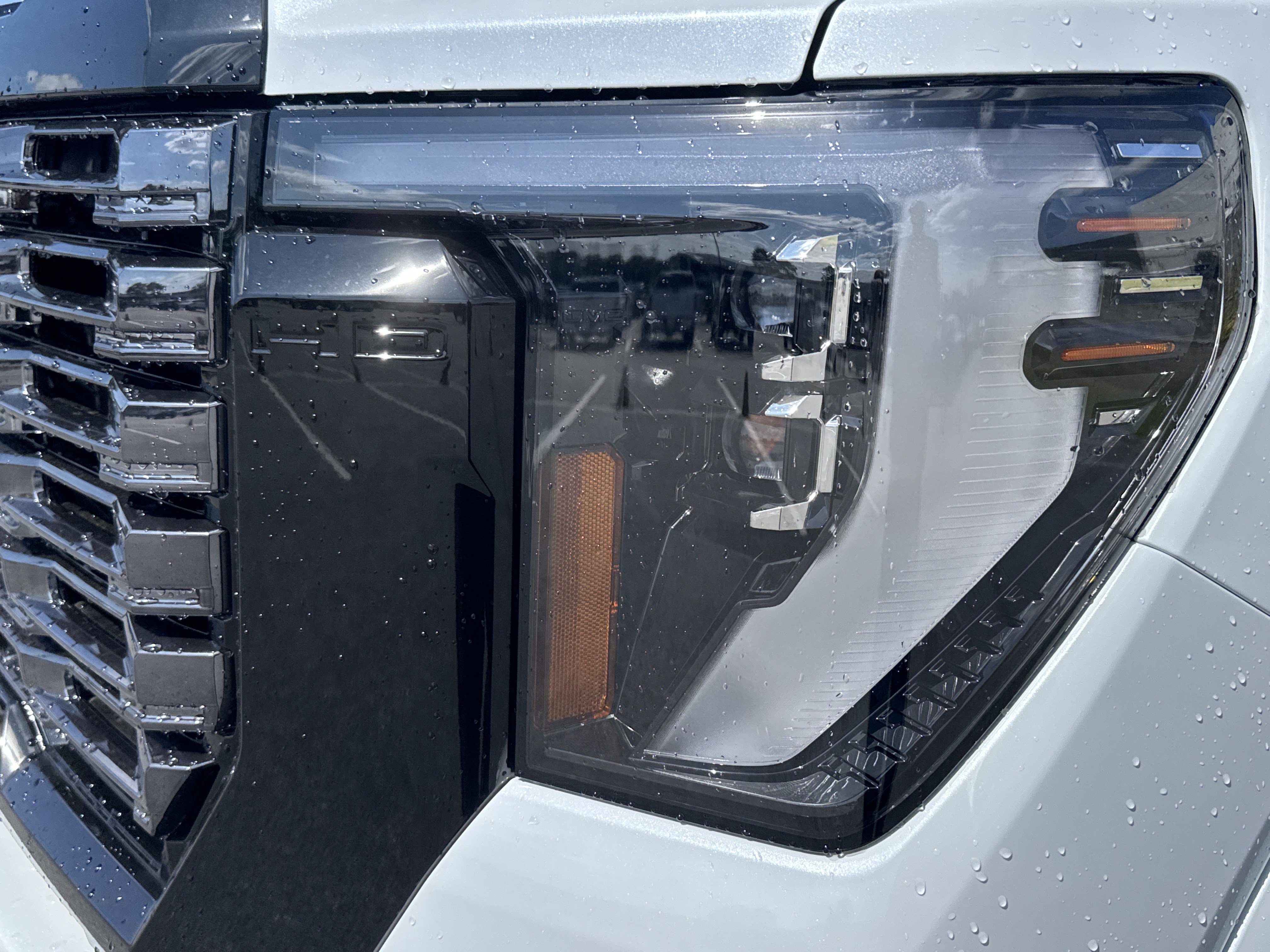 New 2026 GMC Sierra 2500 Denali Ultimate w/ LPO, Black Badging Package AWD/4WD image 6