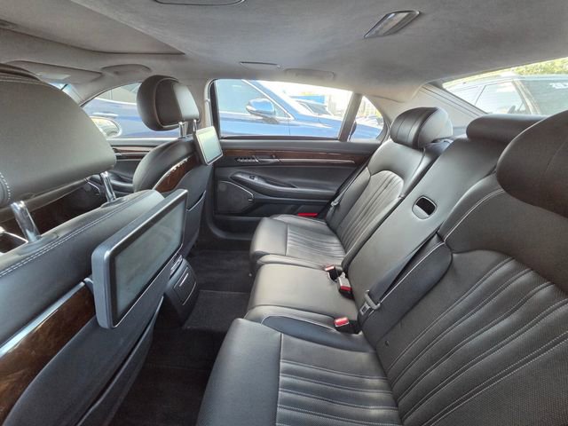 Used 2018 Genesis G90 5.0 Ultimate RWD image 8