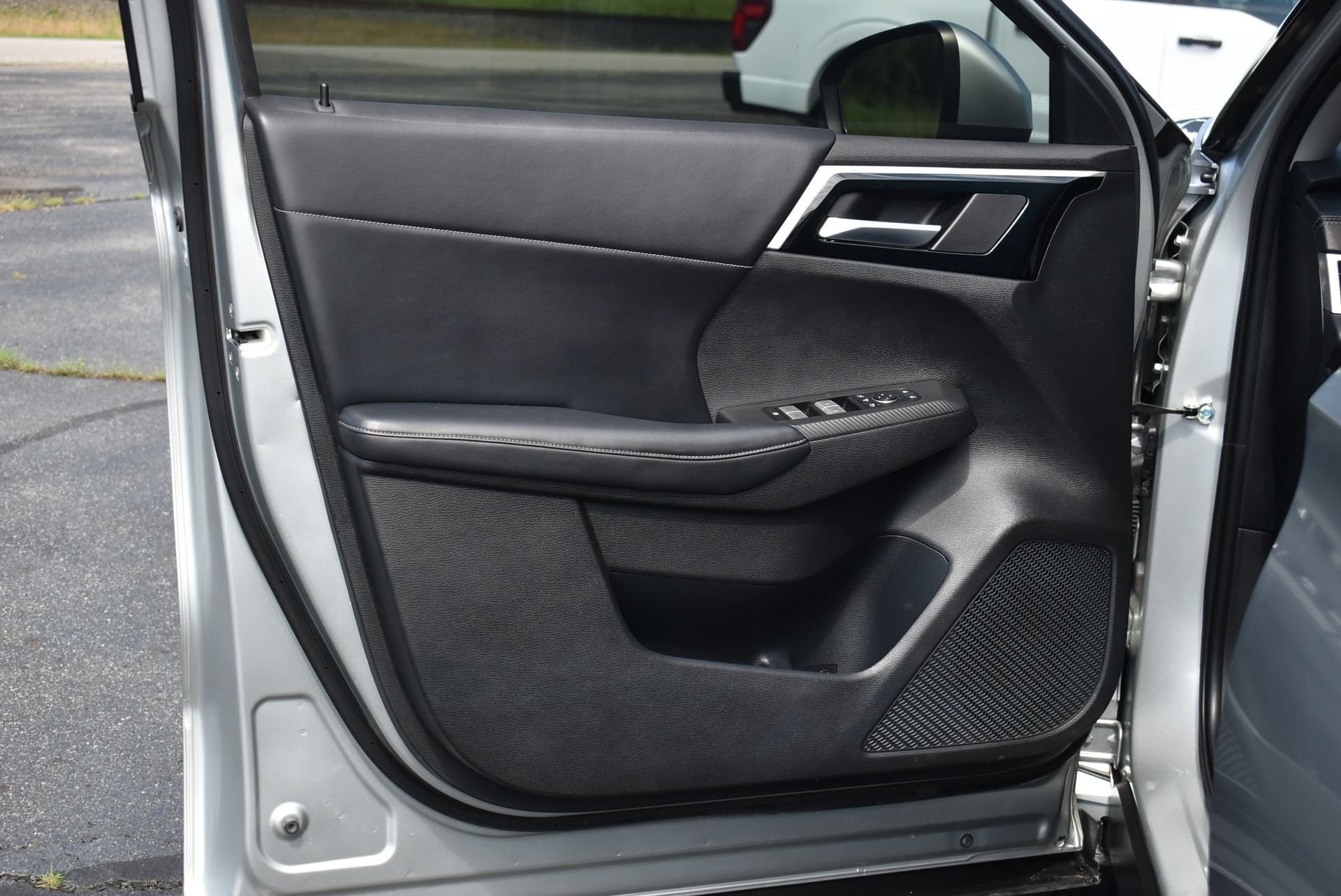 Used 2023 Mitsubishi Outlander SE AWD/4WD image 12