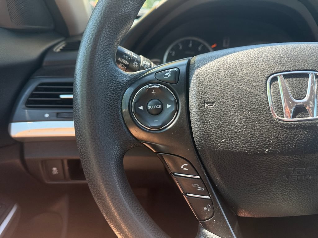 Used 2013 Honda Crosstour EX image 16