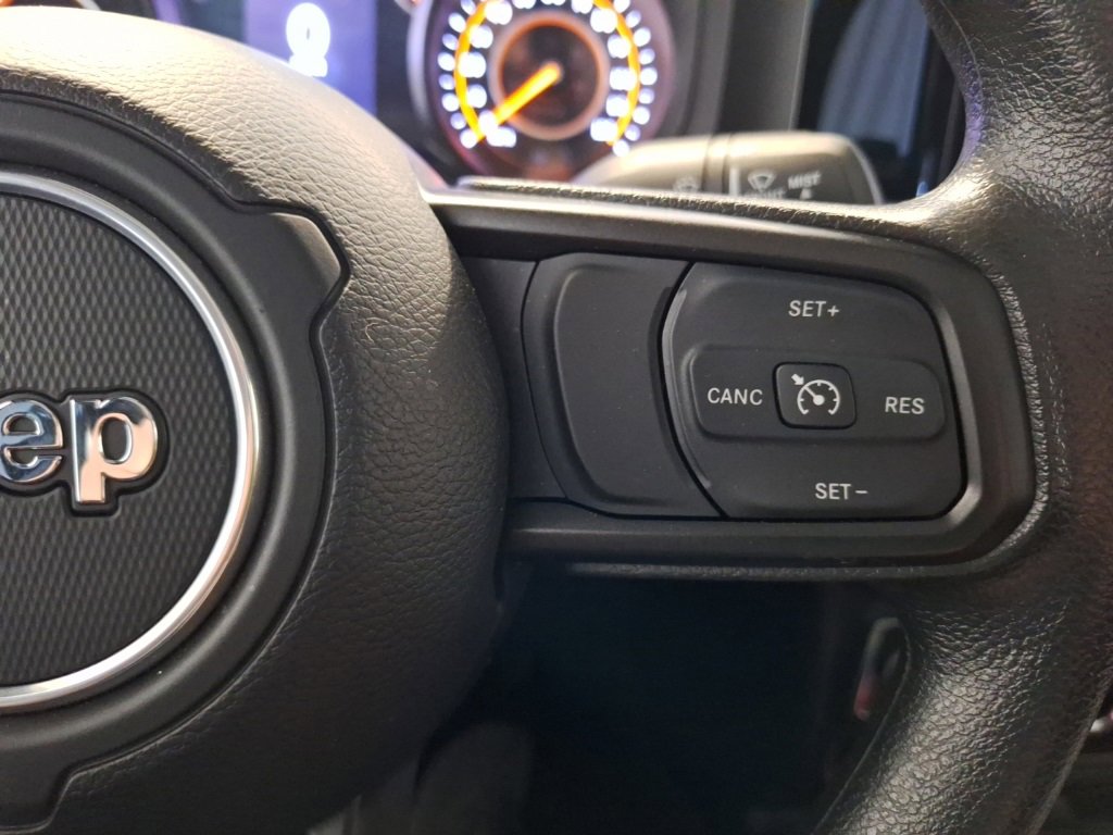 Used 2024 Jeep Gladiator Sport image 15