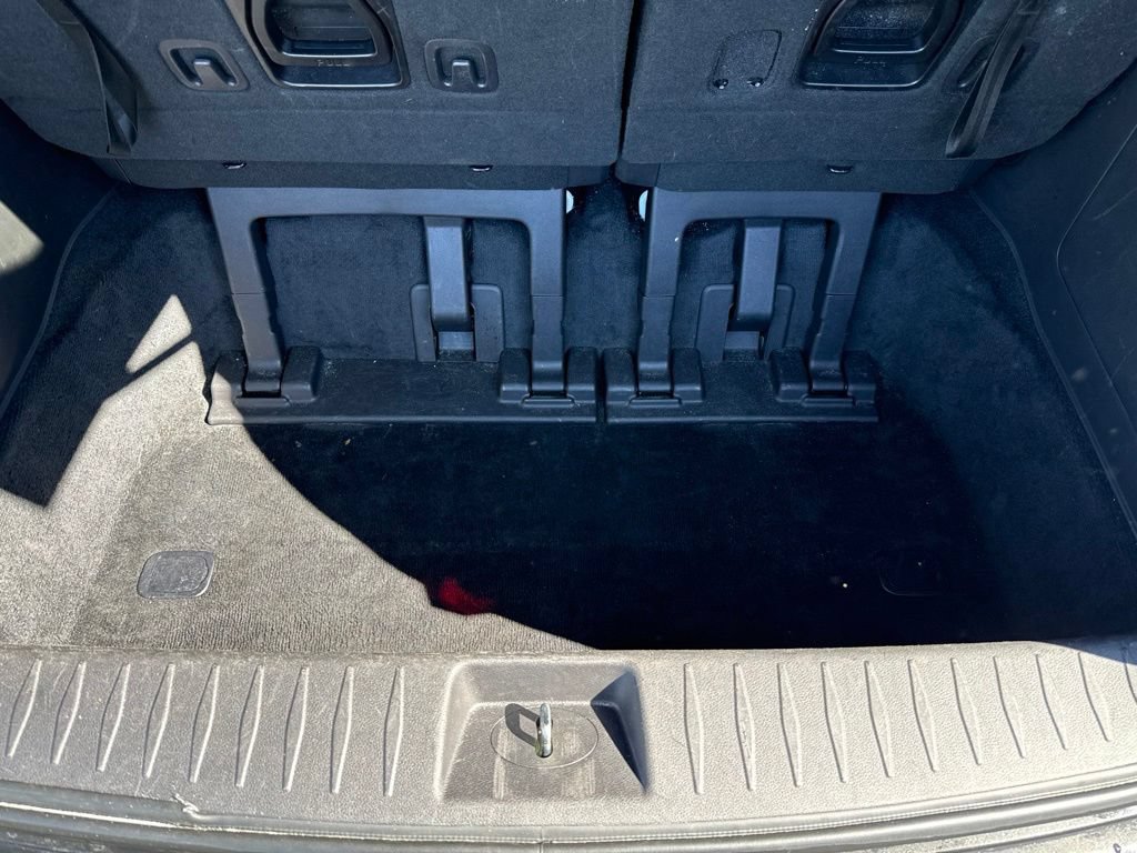 Used 2025 Kia Carnival FWD image 31