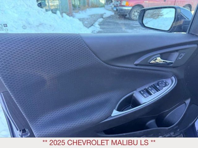 Used 2025 Chevrolet Malibu LS image 11