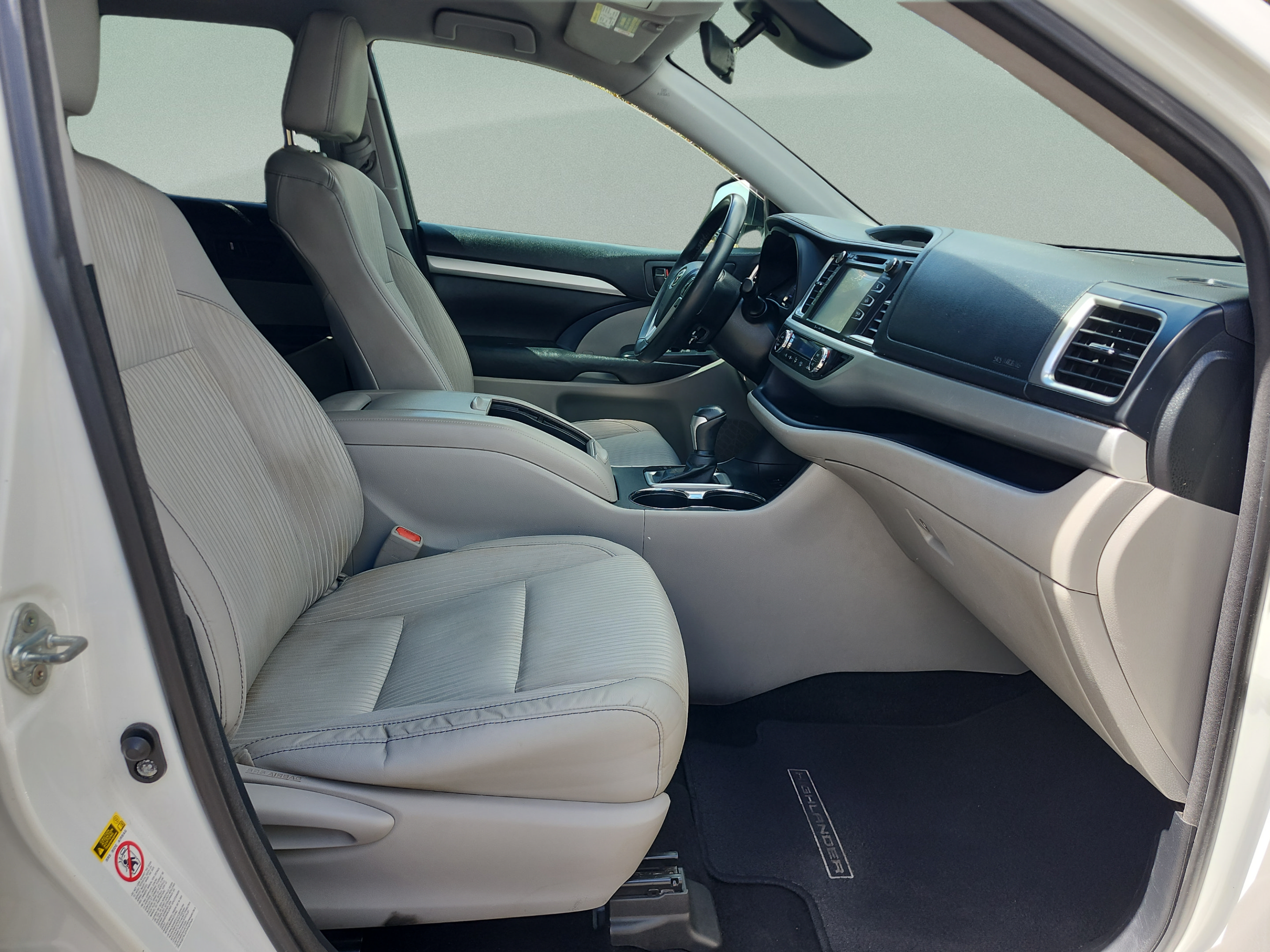 Used 2018 Toyota Highlander Plus FWD image 20
