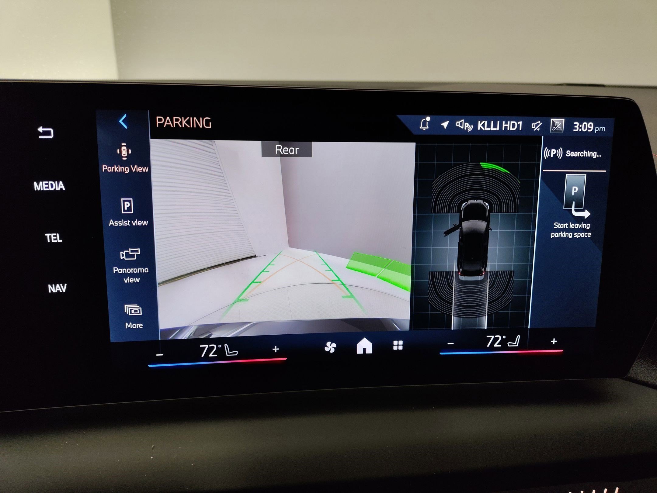 Used 2025 BMW 228i xDrive w/ M Sport Package image 25