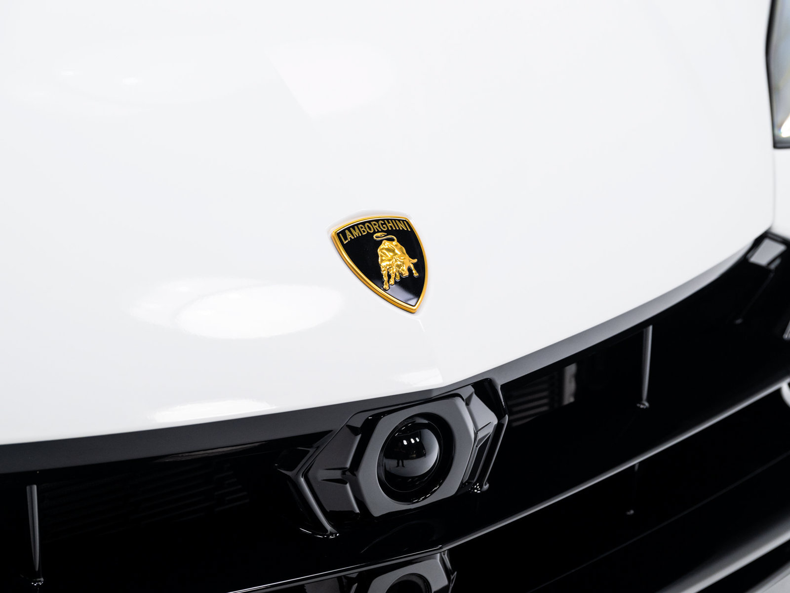 Used 2025 Lamborghini Urus SE AWD/4WD image 18