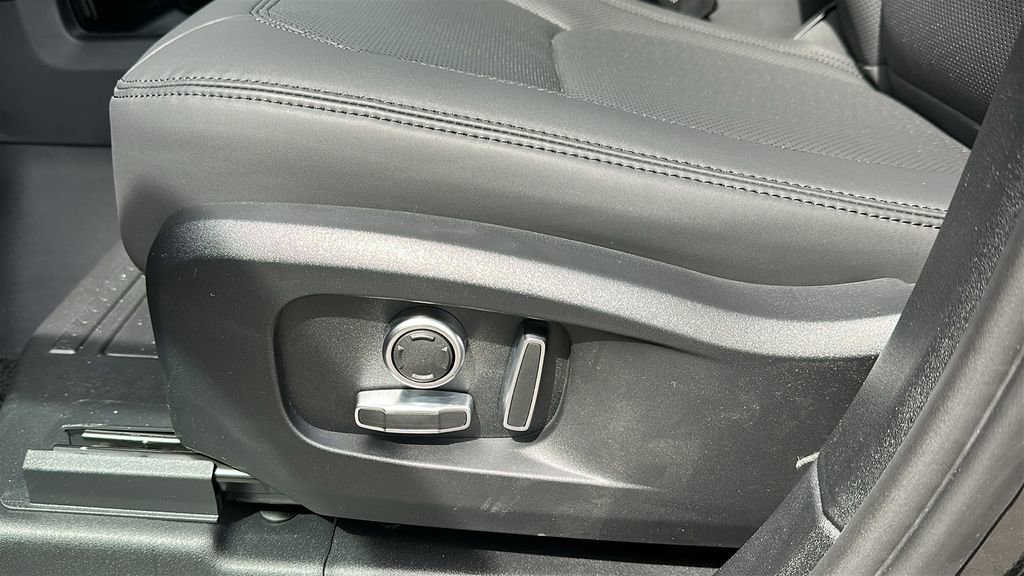 New 2026 Land Rover Defender 130 S image 10