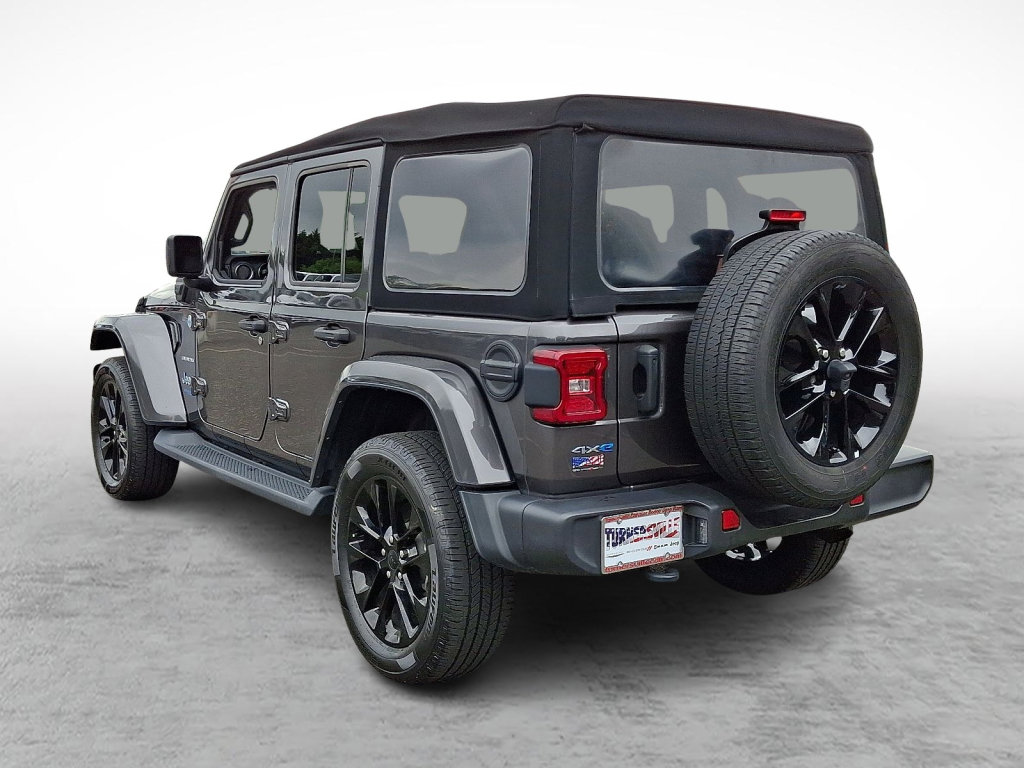 Used 2021 Jeep Wrangler Unlimited Sahara w/ Cold Weather Group image 3
