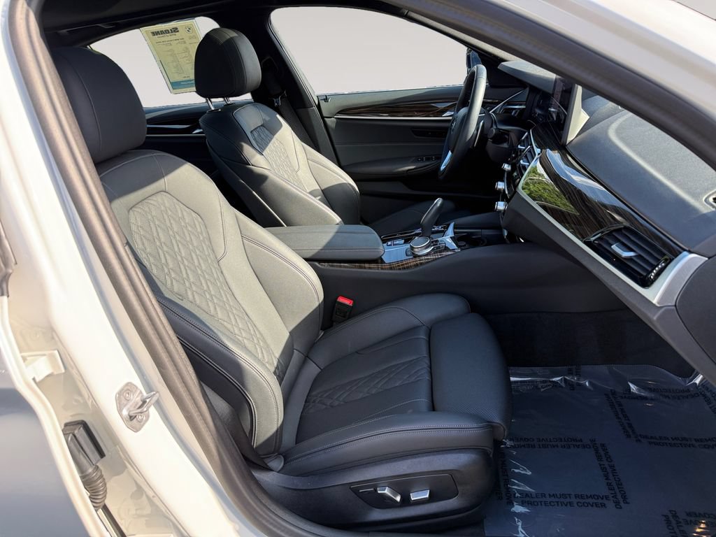 Certified 2023 BMW 530i xDrive w/ Convenience Package AWD/4WD image 15