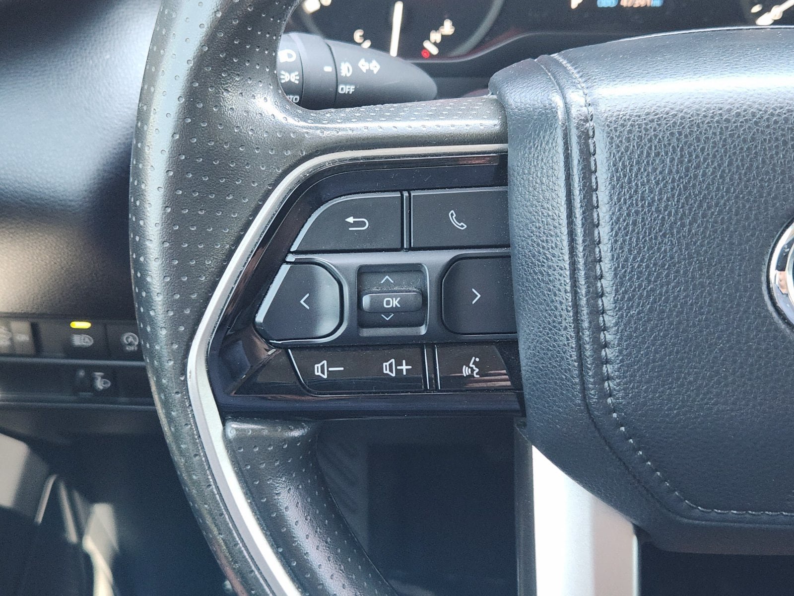 Used 2022 Toyota Tundra SR5 w/ Convenience Package RWD image 36