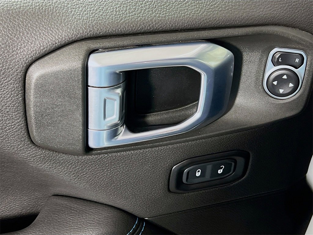 Used 2021 Jeep Wrangler Unlimited Rubicon 4xe w/ Steel Bumper Group image 17