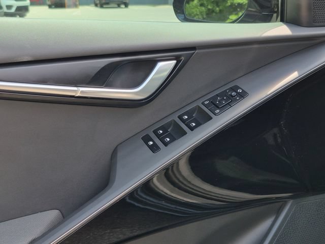 Used 2024 Kia Niro EX Touring FWD image 11