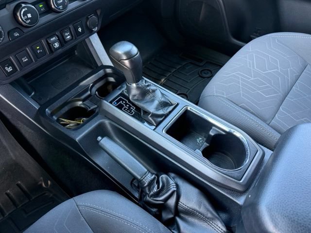 Used 2019 Toyota Tacoma TRD Off-Road w/ Technology Package AWD/4WD image 24