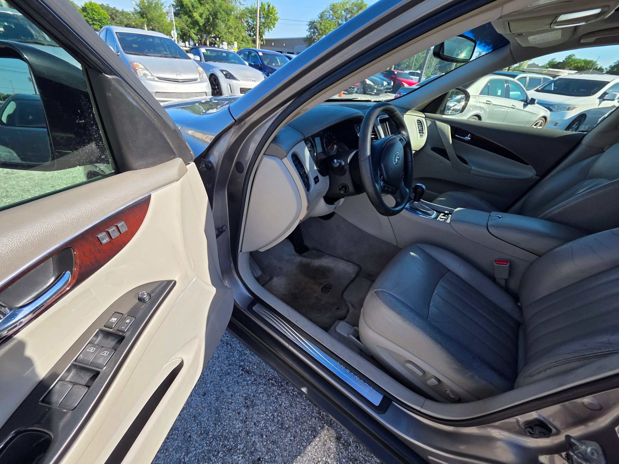 Used 2010 INFINITI EX35 Journey RWD image 12
