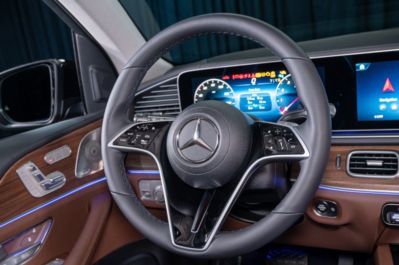 New 2026 Mercedes-Benz GLS 450 4MATIC image 16
