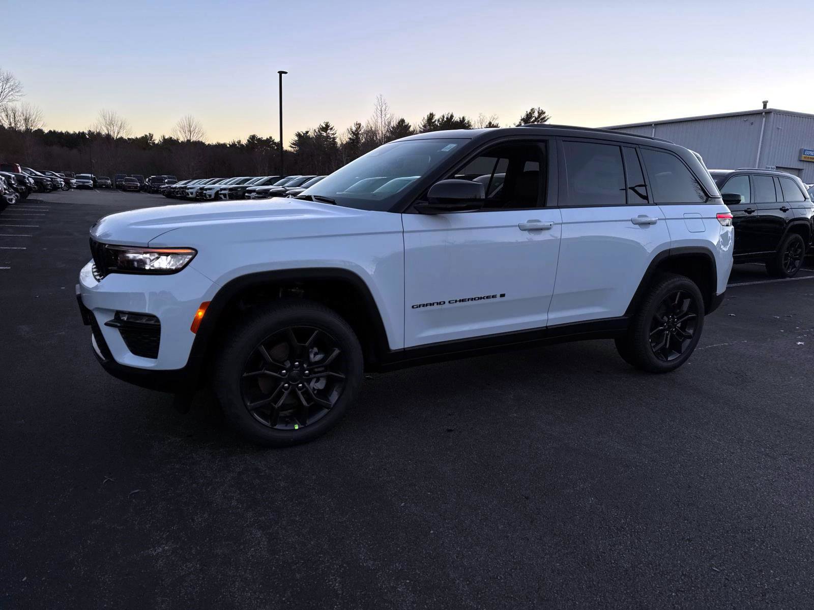 New 2026 Jeep Grand Cherokee Limited w/ Limited Altitude Package image 4