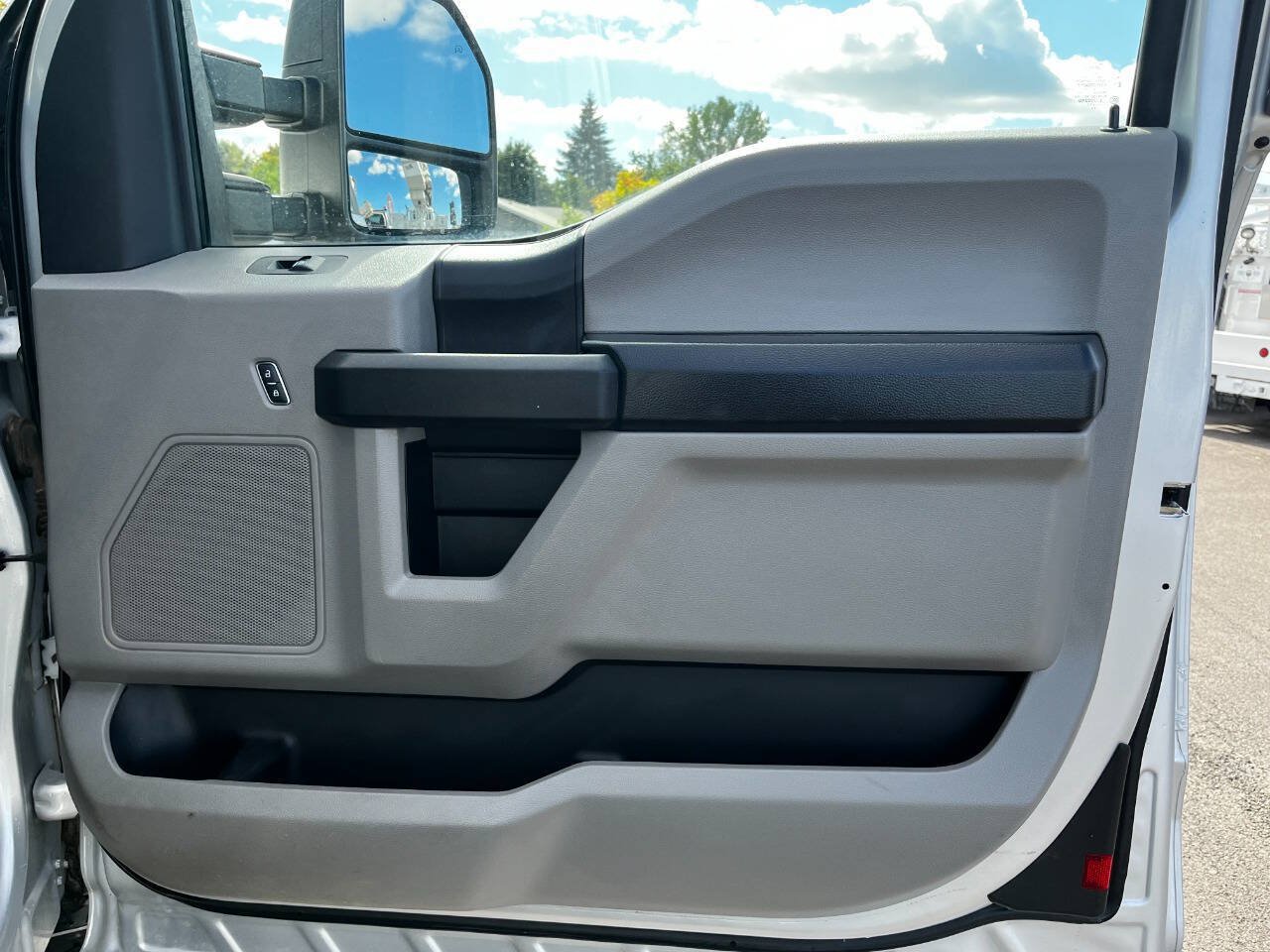 Used 2017 Ford F250 XL w/ Power Equipment Group AWD/4WD image 20