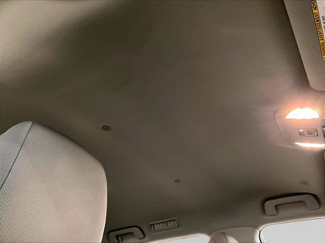 Used 2022 Toyota Highlander LE AWD/4WD image 21