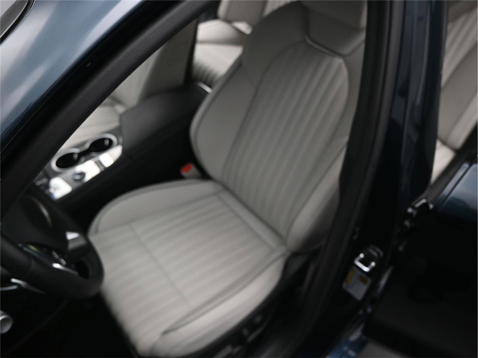 Used 2025 Genesis G70 2.5T w/ Sport Prestige Package image 6