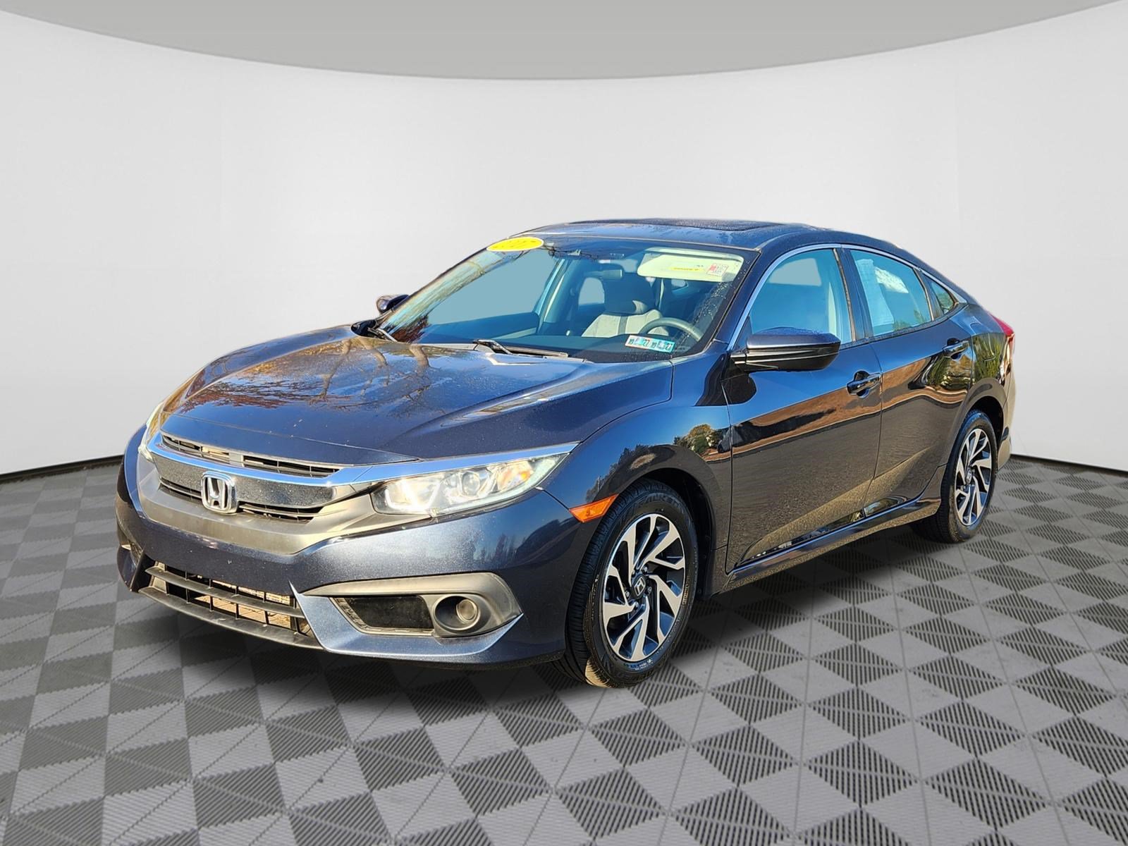 Used 2017 Honda Civic EX image 2