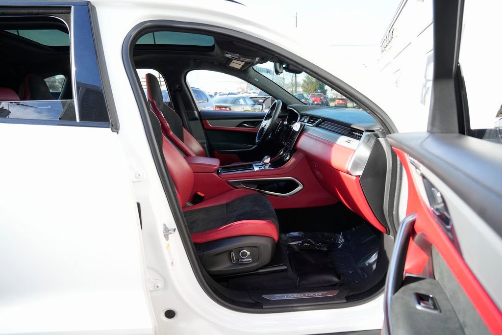 Used 2022 Jaguar F-PACE SVR image 32