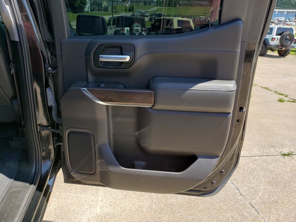 Used 2021 GMC Sierra 1500 SLT w/ SLT Convenience Package AWD/4WD image 17