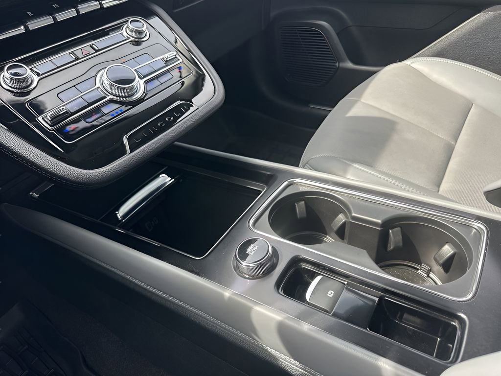 Used 2022 Lincoln Corsair AWD w/ Premium Package image 19