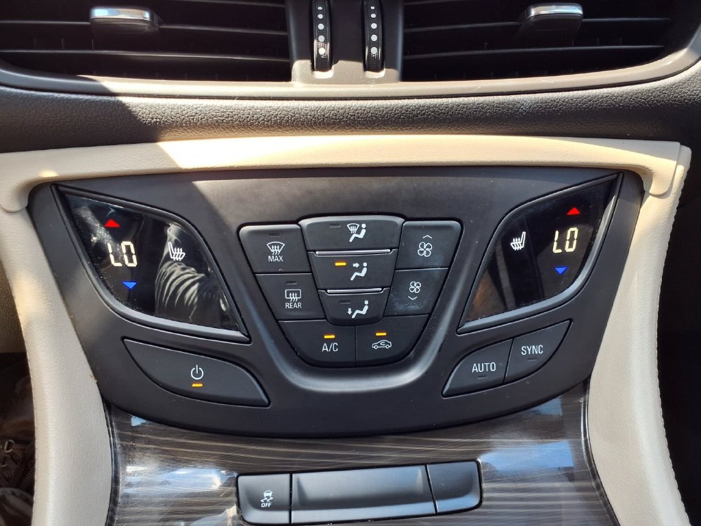Used 2019 Buick Envision Preferred AWD/4WD image 21