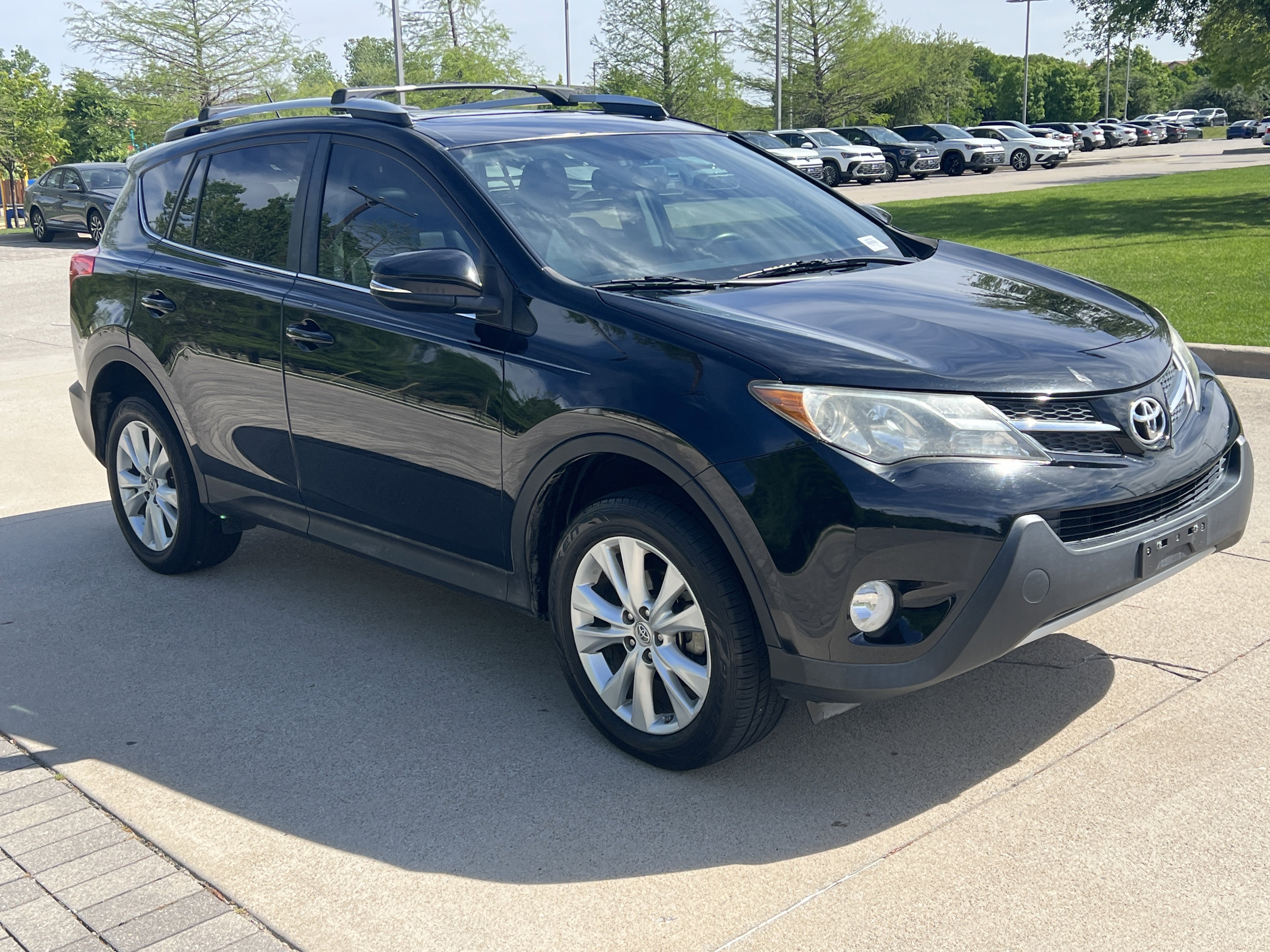 Used 2013 Toyota RAV4 Limited FWD image 2