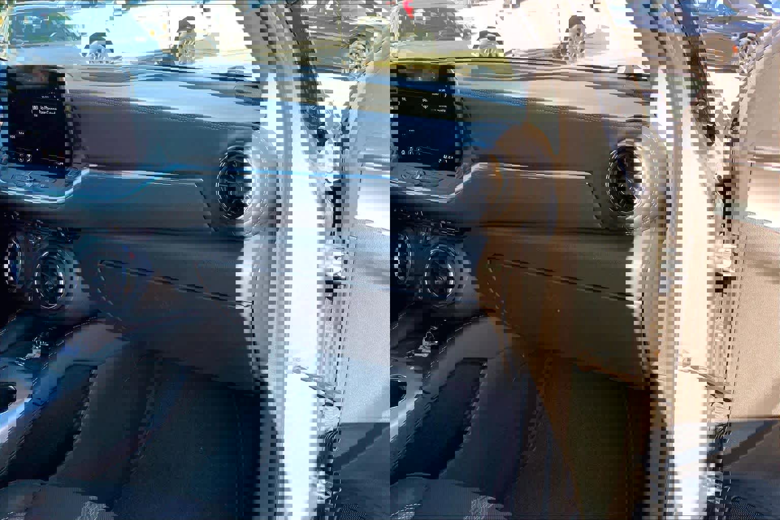 Used 2024 Chevrolet Blazer LT w/ Convenience Package image 17