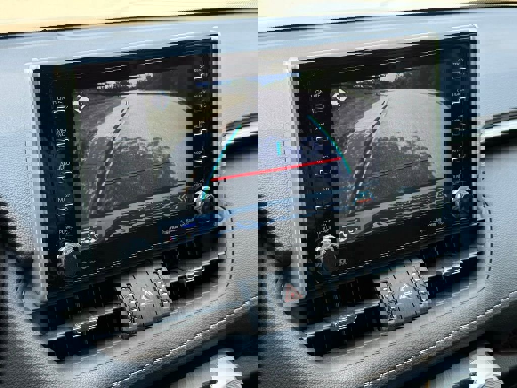 Used 2019 Toyota RAV4 Limited FWD image 38