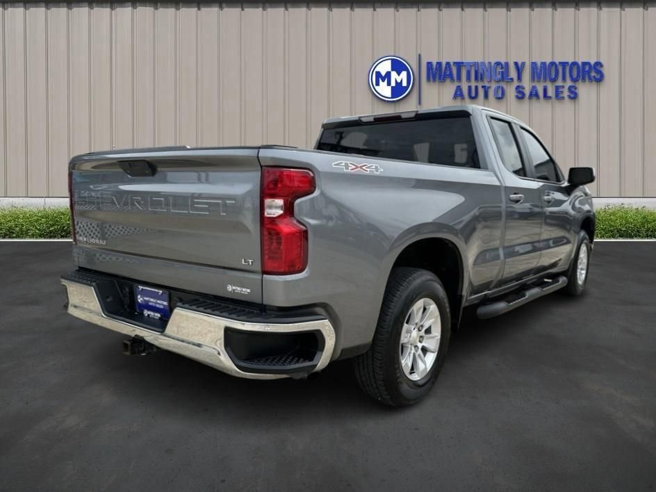 Used 2020 Chevrolet Silverado 1500 LT w/ Convenience Package image 3
