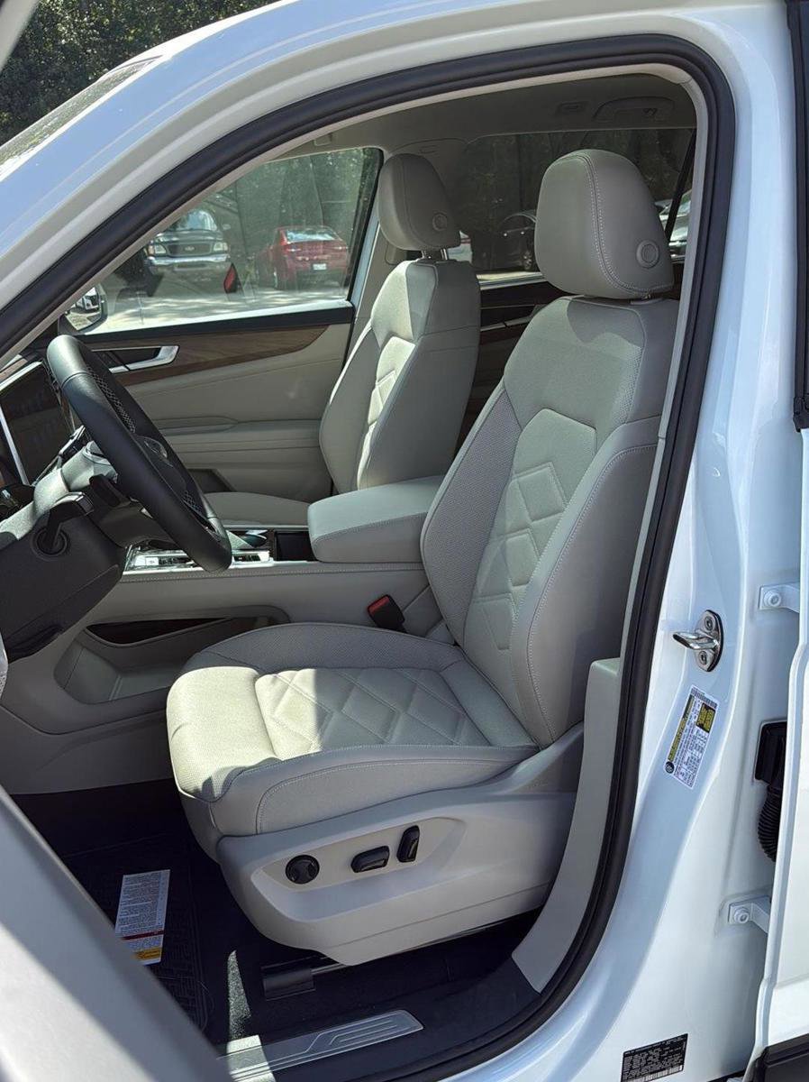 New 2026 Volkswagen Atlas SE image 9