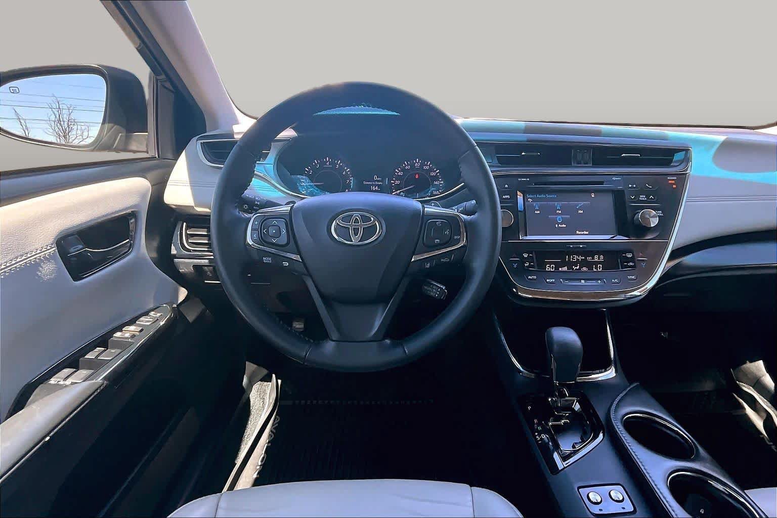 Used 2017 Toyota Avalon XLE w/ All Weather Liner Package FWD image 5