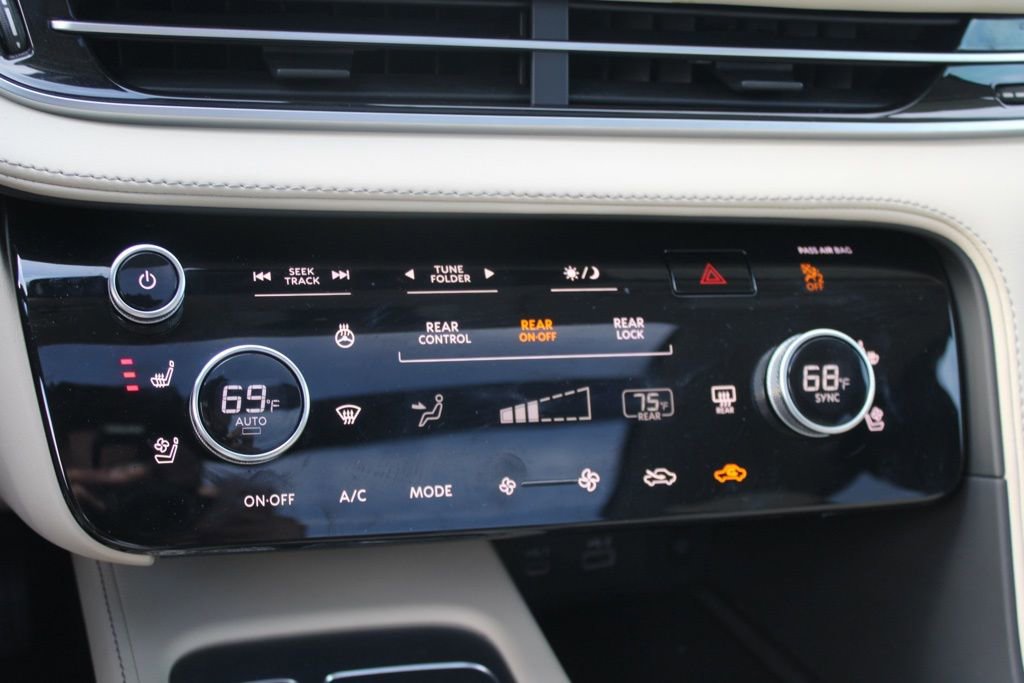 Certified 2025 INFINITI QX60 Luxe image 23