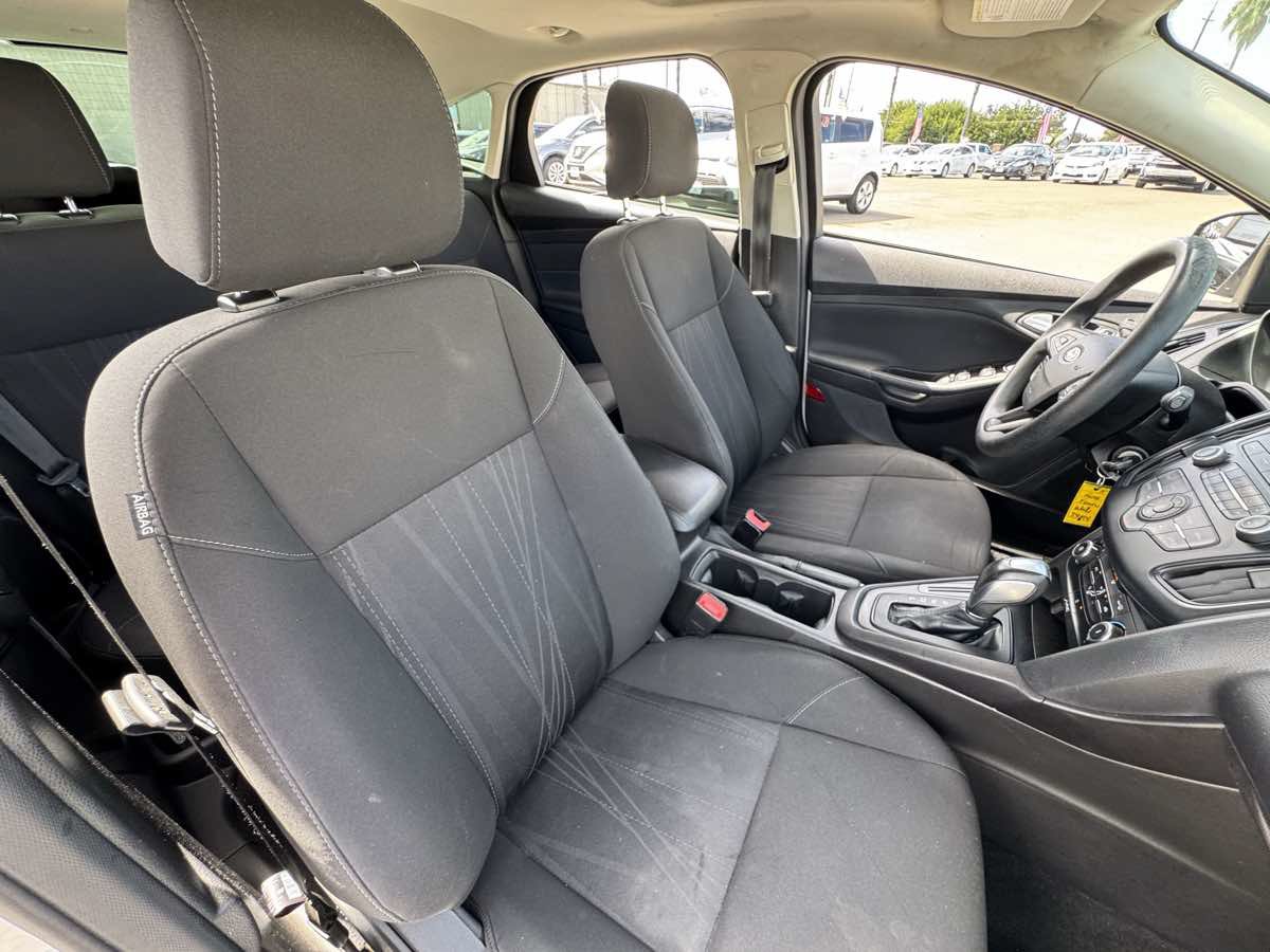 Used 2015 Ford Focus SE FWD image 15