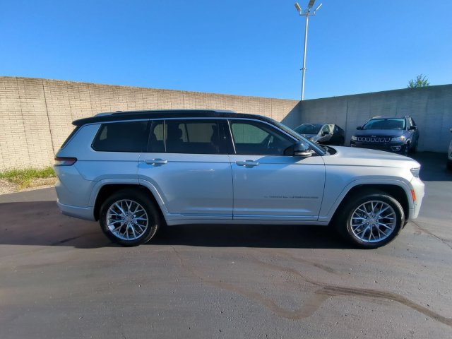 Used 2022 Jeep Grand Cherokee L Summit w/ Luxury Tech Group V AWD/4WD image 7
