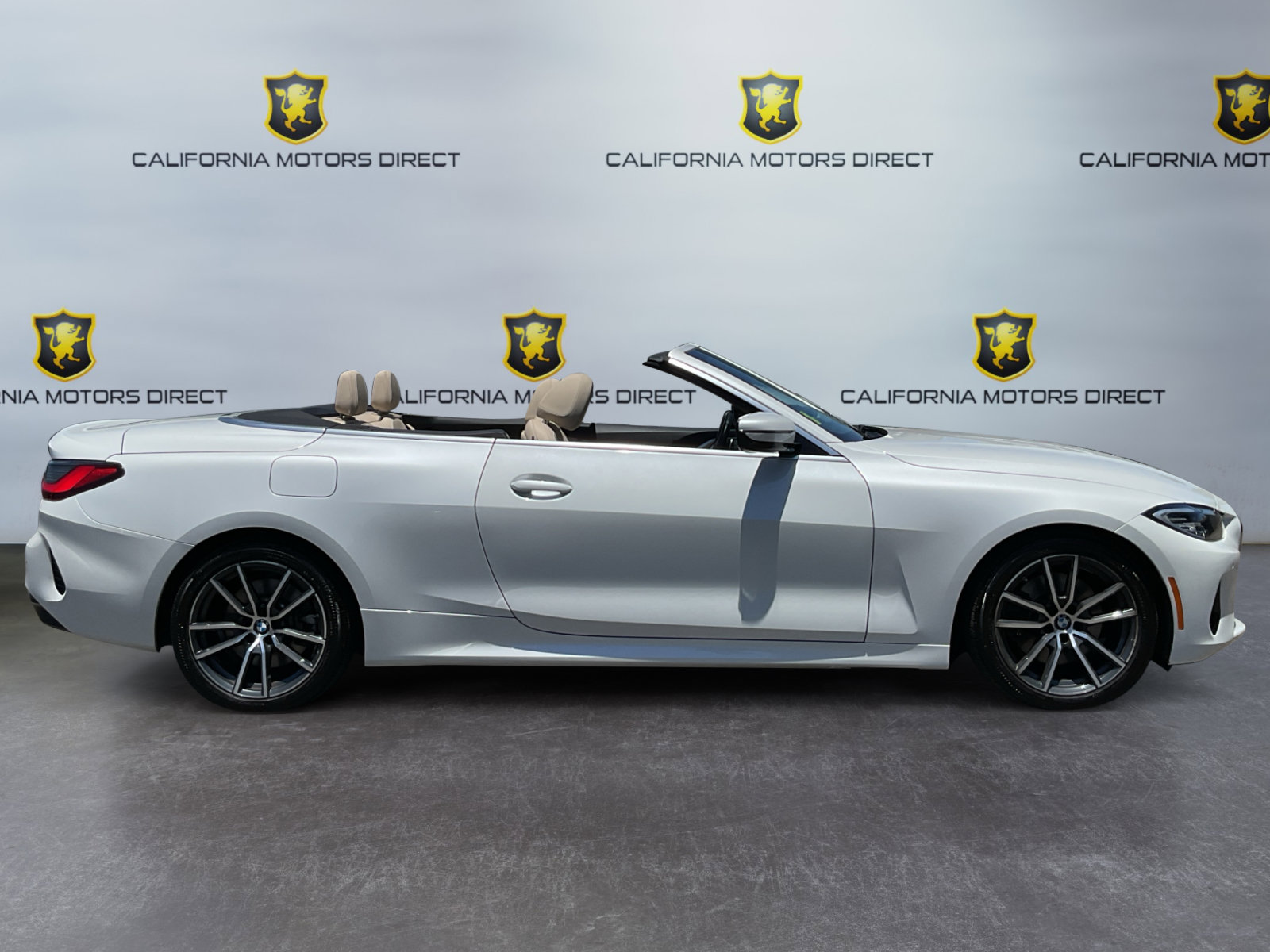 Used 2024 BMW 430i Convertible w/ Premium Package RWD image 4