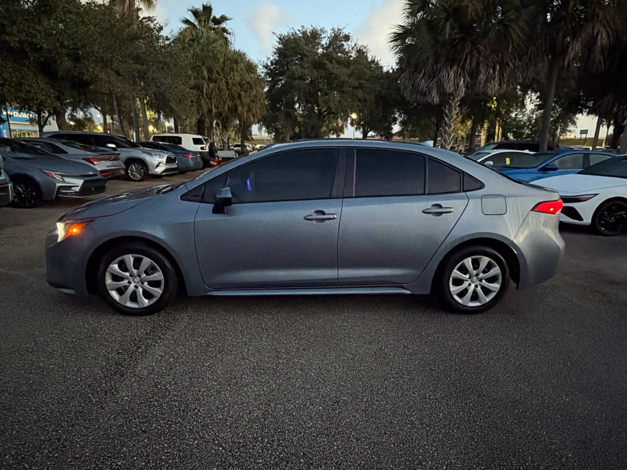 Used 2024 Toyota Corolla LE FWD image 2
